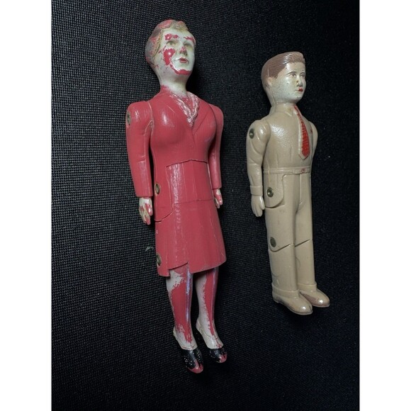 1940s RENWAL Dollhouse Dolls – Jointed Plastic Mom #43 & brother #42 – Vintage - Picture 2 of 8